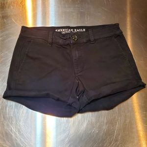American Eagle Black size 4 Midi shorts